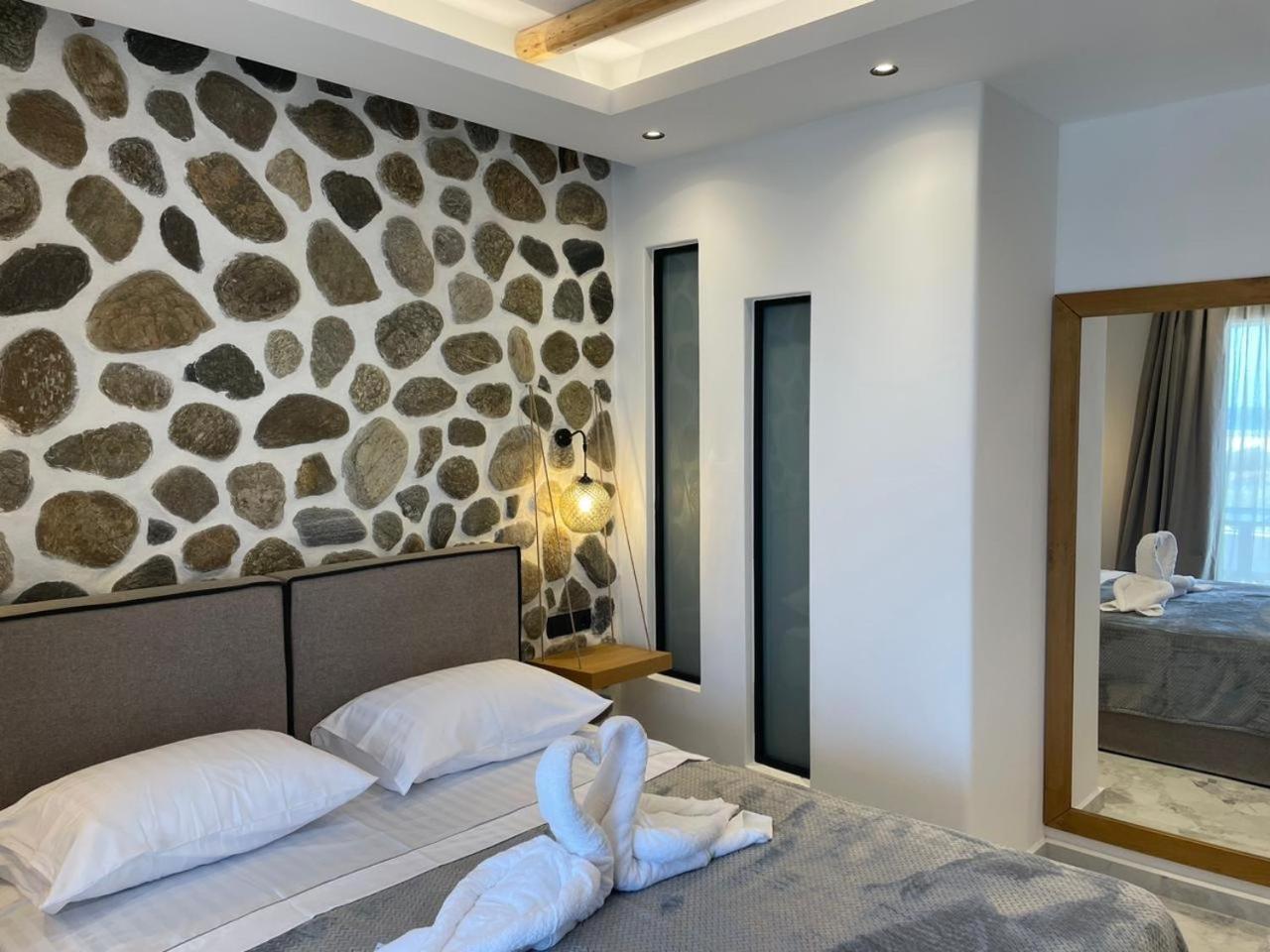Latramys Suites Mikri Vigla Exterior foto